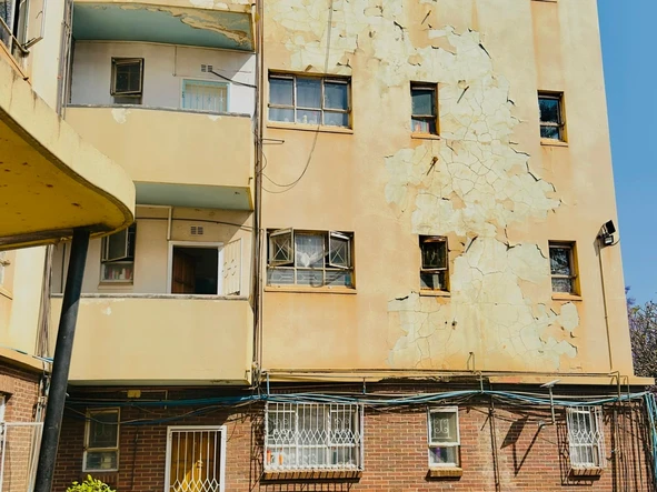 2 Bedroom Flat & Apartment