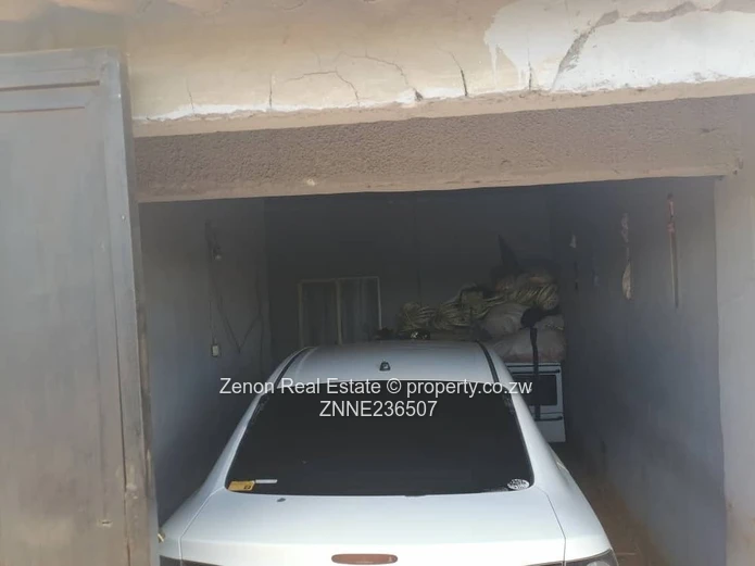 4bedroom house in Kuwadzana 4 extension with Title Deeds, 43k