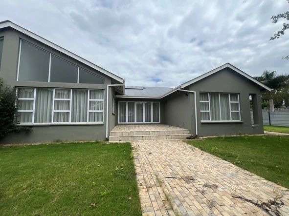 3 Bedroom Garden Flat