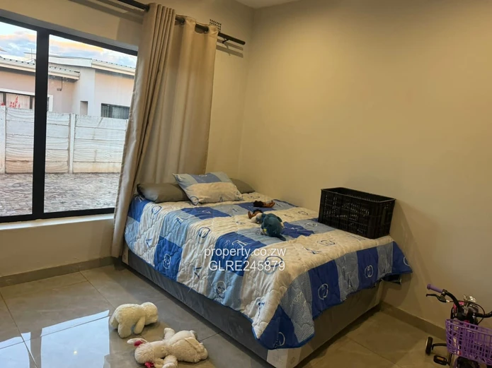 Spacious 4-Bed Westgate Home with Pool & Borehole