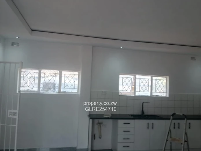Modern 1BR House with Borehole & Garden, Bluff Hill, Harare