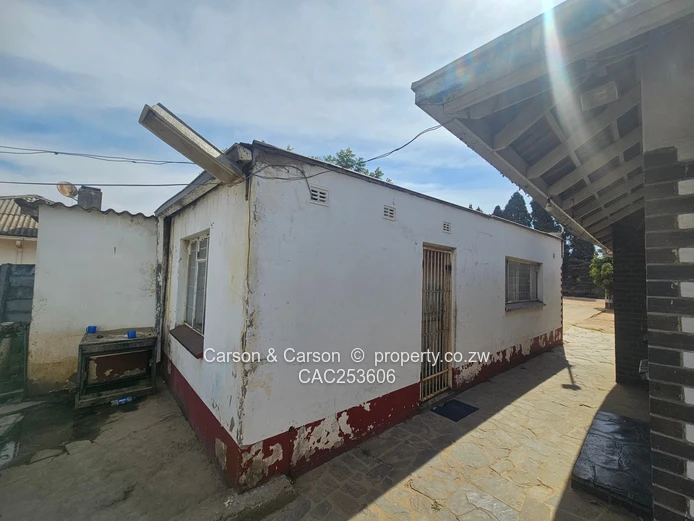 4 bedroomed house for sale in Queensdale
