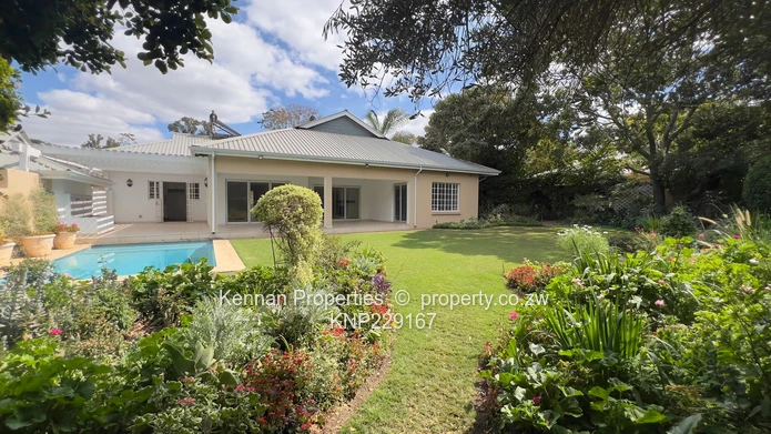 Beautiful Cluster House close to Borrowdale trauma Center