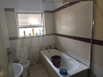 2 Bedroom Flat & Apartment