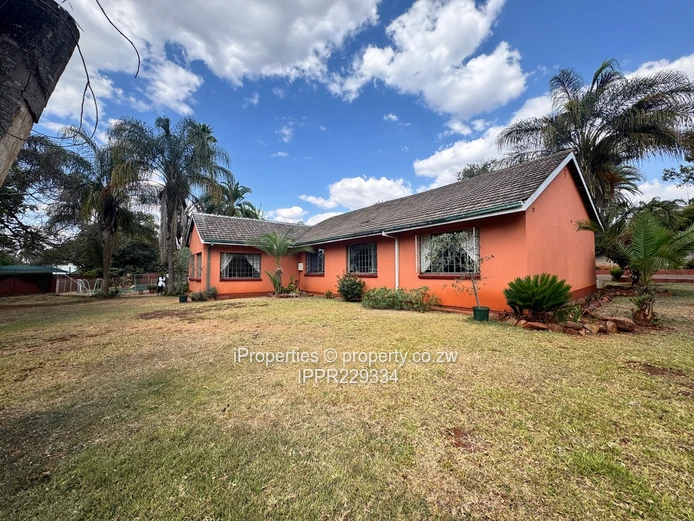 House suitable for commercial use in prime Borrowdale area