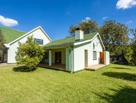 Stunning Alexander Park House with Extensive Features!