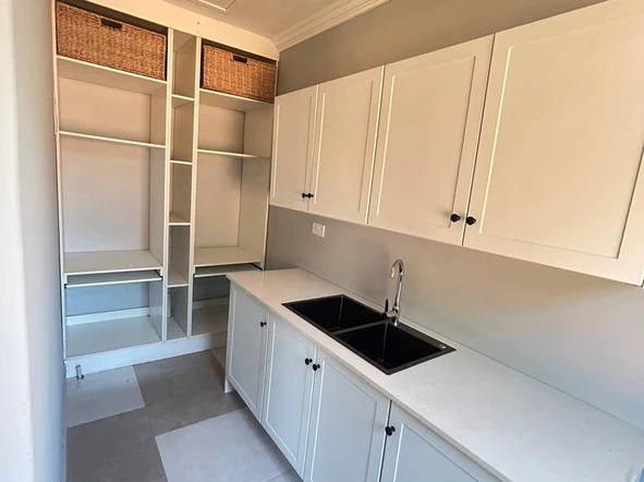 3 Bedroom Flat & Apartment