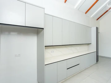 3 Bedroom Flat & Apartment