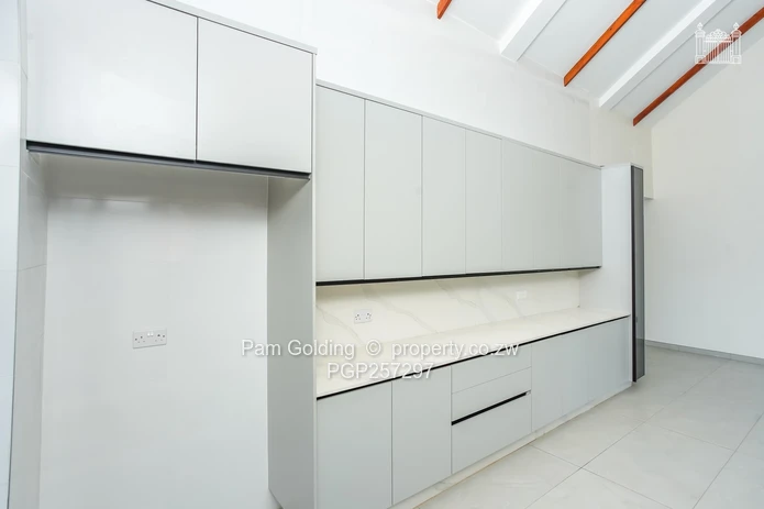 Ready To Move In 3 Bed Townhouse