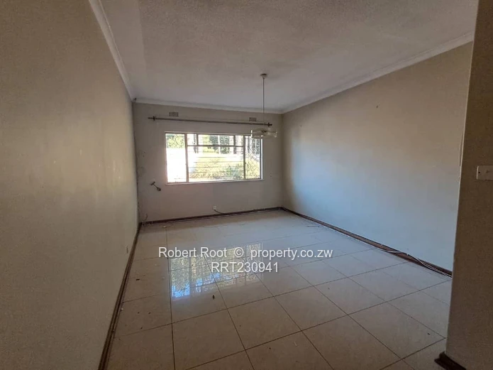 Spacious house with Harare Drive frontage!