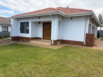 3 Bedroom Flat & Apartment