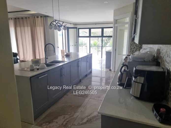 High-End Helesvale Home With Gym & Borehole.