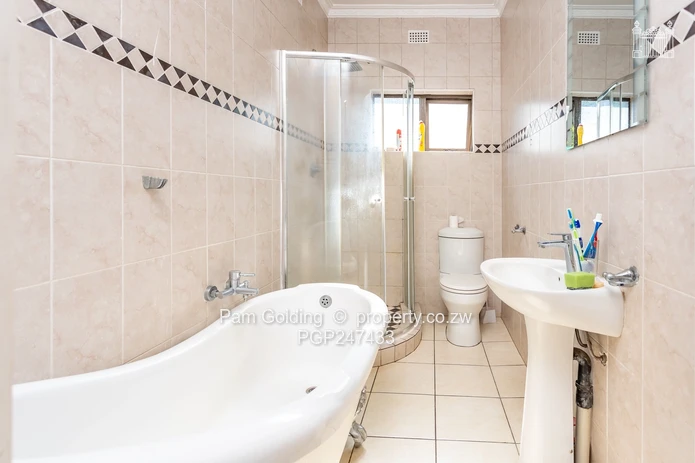 4 Bedroom House for Sale in Borrowdale Brooke (Sole Mandate)