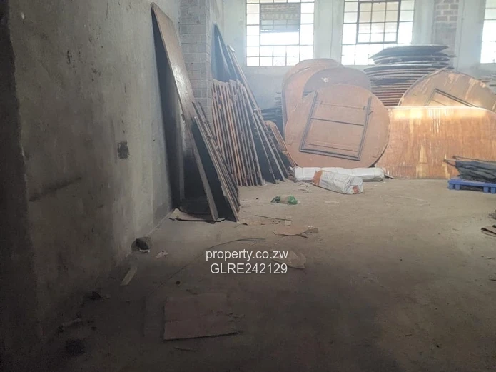 Warehouse To Let Bluffhill, Industrial Park 