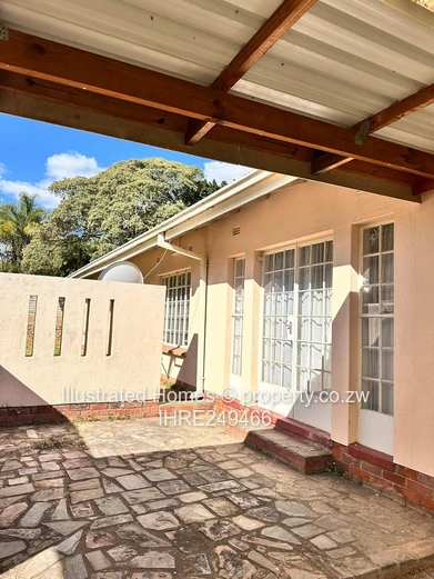 Charming Residence on Orange Grove Drive