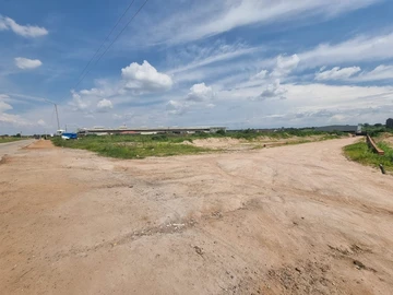 Commercial & Industrial Land