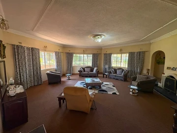 5 Bedroom House
