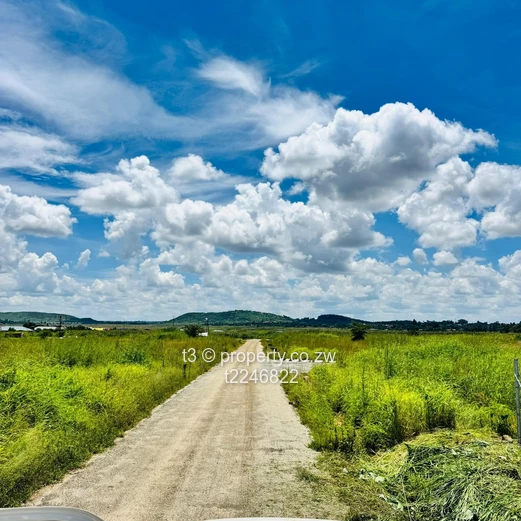 Glaudina 300m² Stand — Tarred Roads