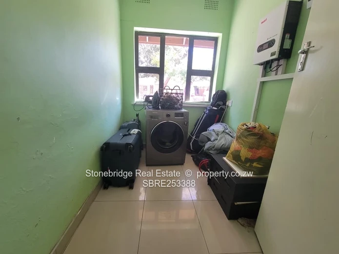 4 Bedroom House in Hillside For Sale