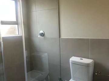 3 Bedroom Flat & Apartment