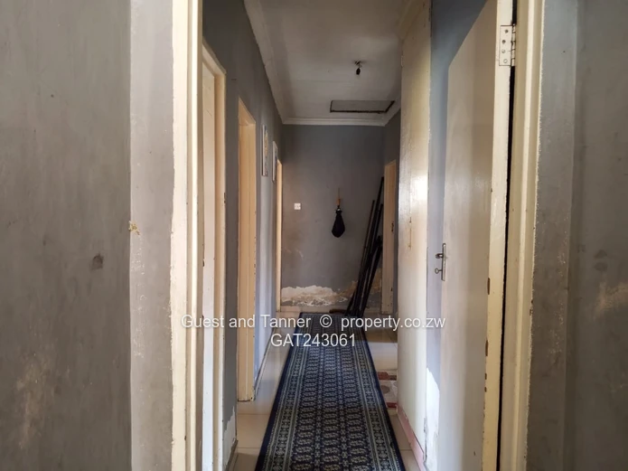 4 Bedroomed house For Sale In Mainway Meadows