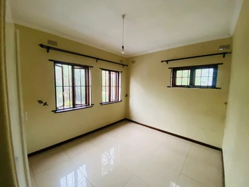 3 Bedroom Flat & Apartment