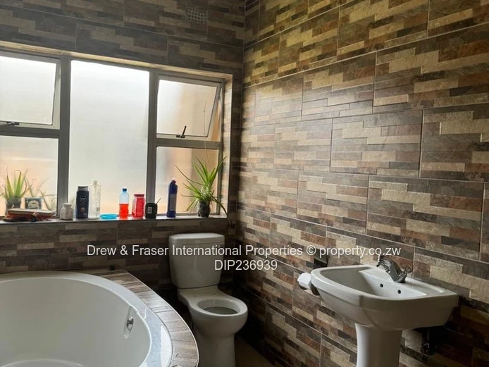 Spacious 4-Bed Family Home with Garden & Entertainment