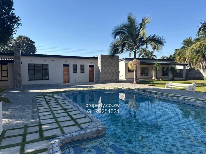 Modern Milton Park Office with Training Room, Pool & Borehole