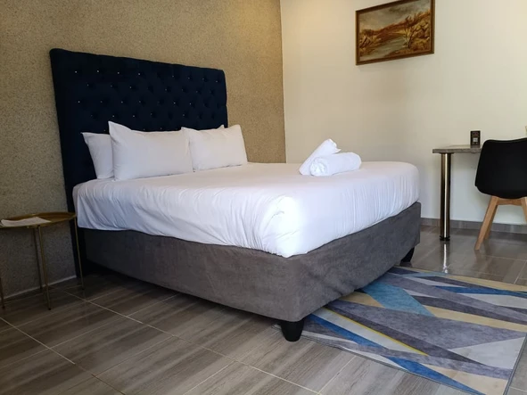 Hotel & Lodge