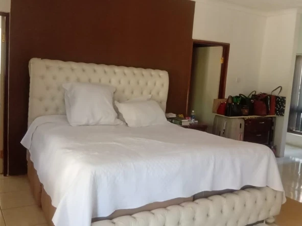 6 Bedroom House