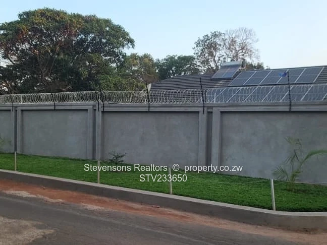 Emerald Hill 4BR Family Home — Solar, Borehole, Large Garden