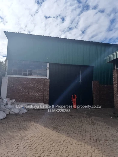 Warehouse to let in Ardbennie, Waterfalls, Harare