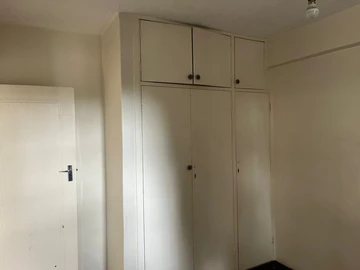 2 Bedroom Flat & Apartment