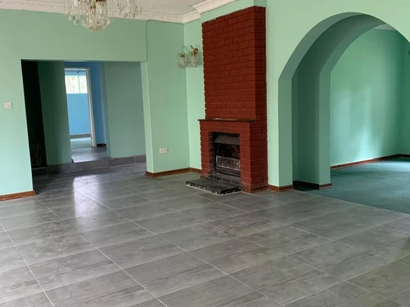6 Bedroom House