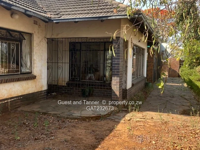 5-Bedroom House For Sale In  Matsheumhlope Bulawayo