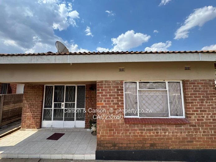 House to rent in Glen View 3