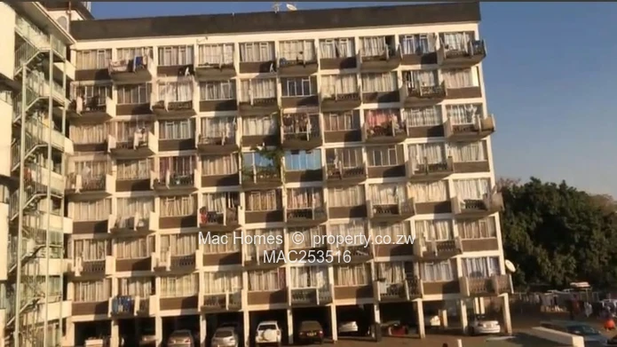 1 Bedroom Flat For Sale - Avenues