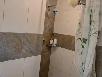 3 Bedroom Flat & Apartment