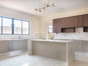 5 Bedroom House