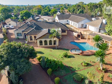 6 Bedroom House