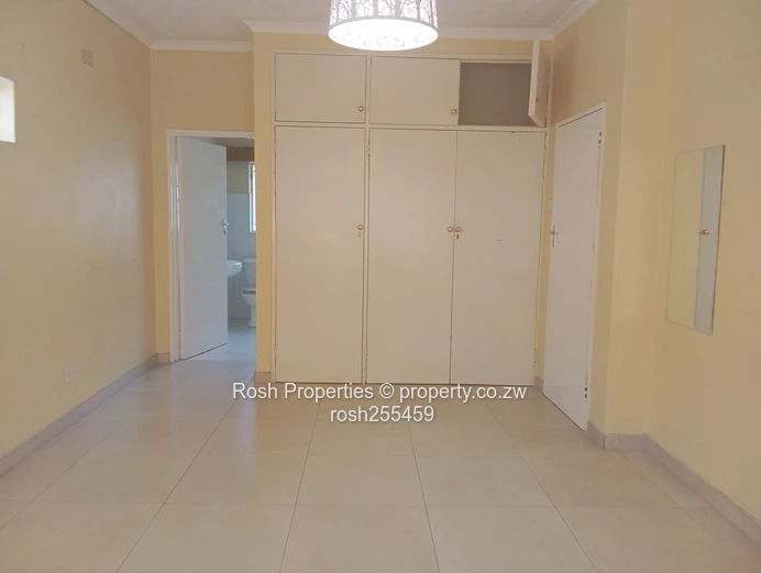 **3-Bedroom Garden Flat for Sale in Greendale North! **