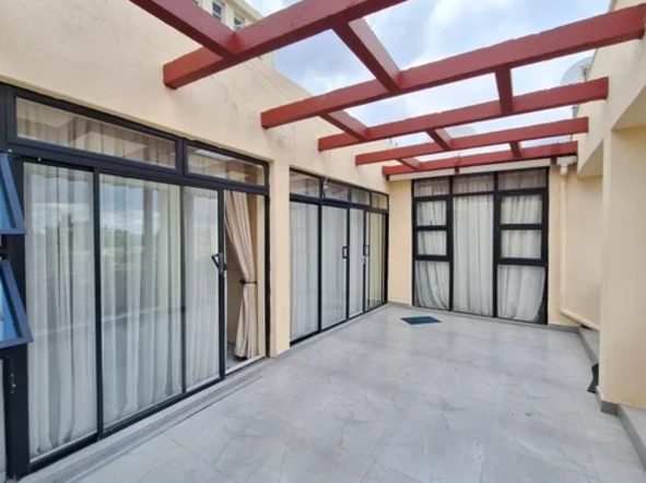 2 Bedroom Flat & Apartment