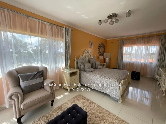 Stunning MIllion Dollar Gletwyn Park House! Bargain!