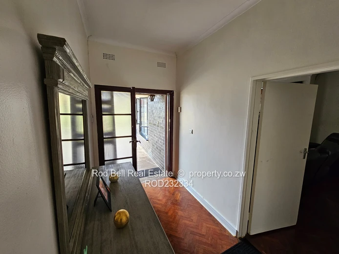 Neat 4-bedroom home close to UZ