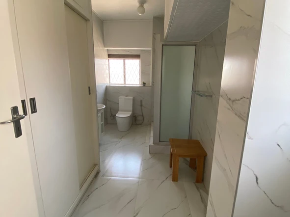 3 Bedroom Flat & Apartment