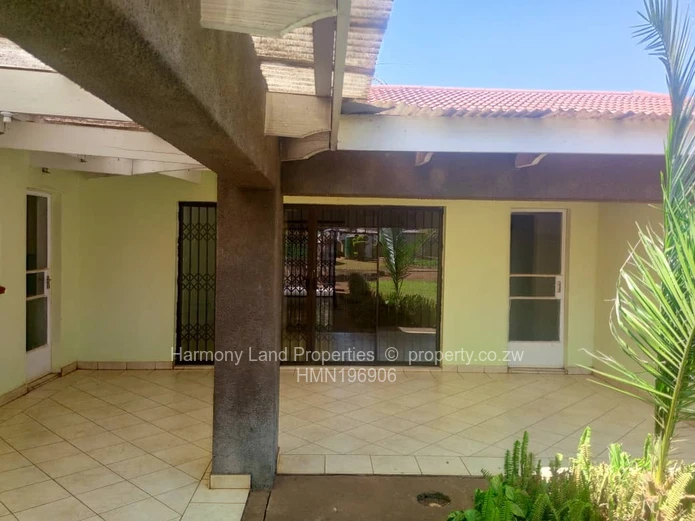 Bluffhill -5 Bedroomed House To Let