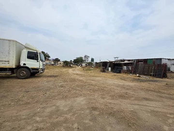 Commercial & Industrial Land