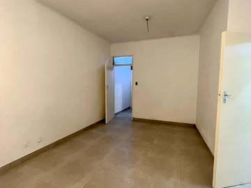 2 Bedroom Flat & Apartment
