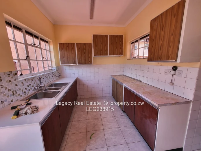 Executive 3-Bed Duplex to Let – Avenues