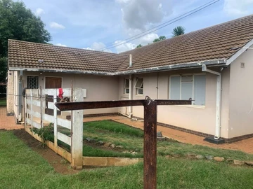 Spacious 3-Bedroom House with Beautiful Garden in Belvedere, Harare